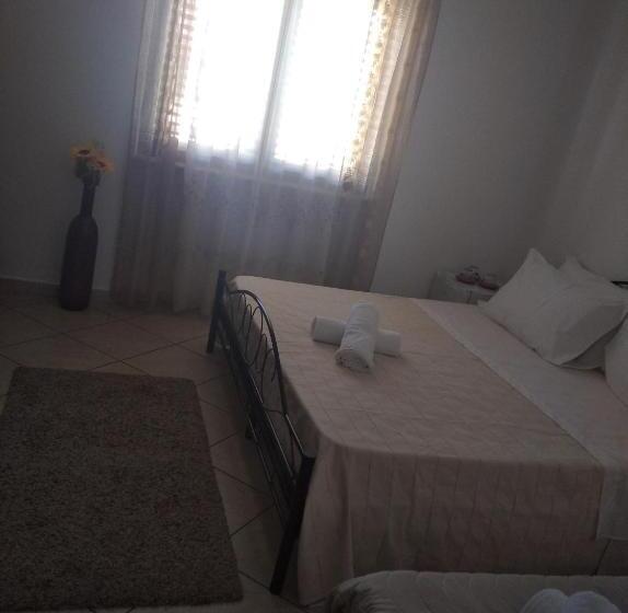 تختخواب و صبحانه Beb Alla Marina Tortora