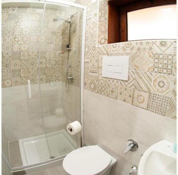 تختخواب و صبحانه Beb Alla Marina Tortora