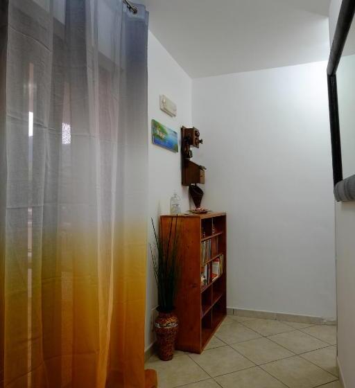 تختخواب و صبحانه Beb Alla Marina Tortora