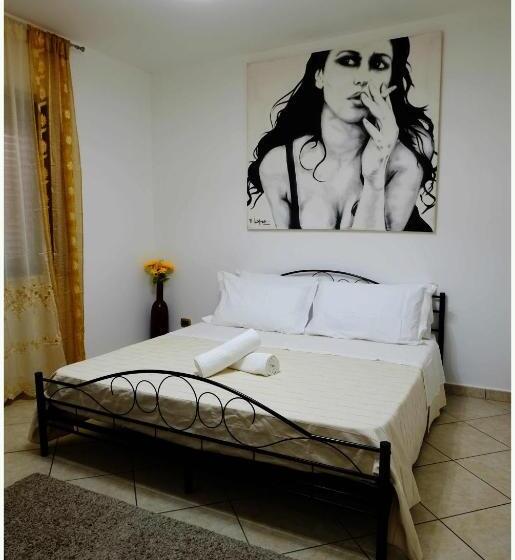 تختخواب و صبحانه Beb Alla Marina Tortora