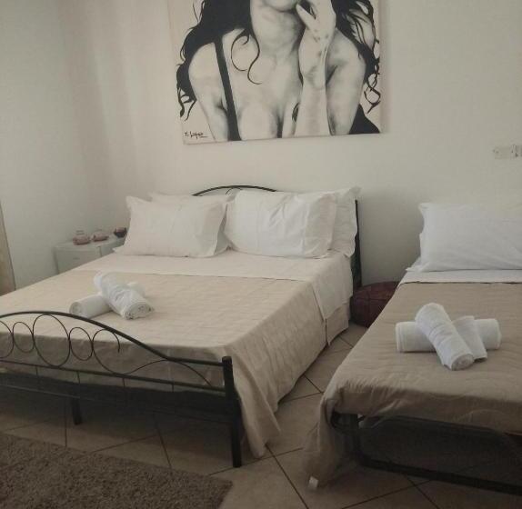 تختخواب و صبحانه Beb Alla Marina Tortora