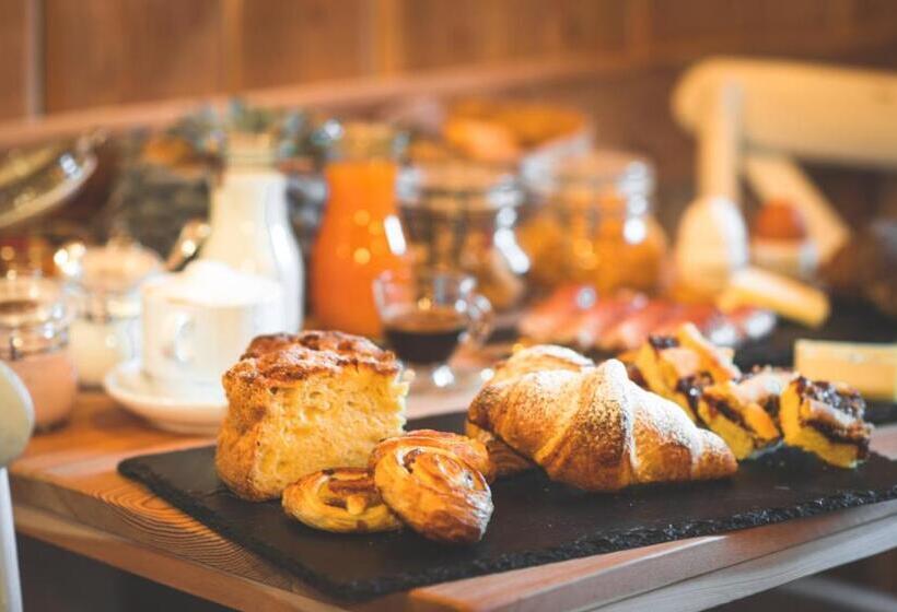 مبيت وإفطار Chalet Noèr