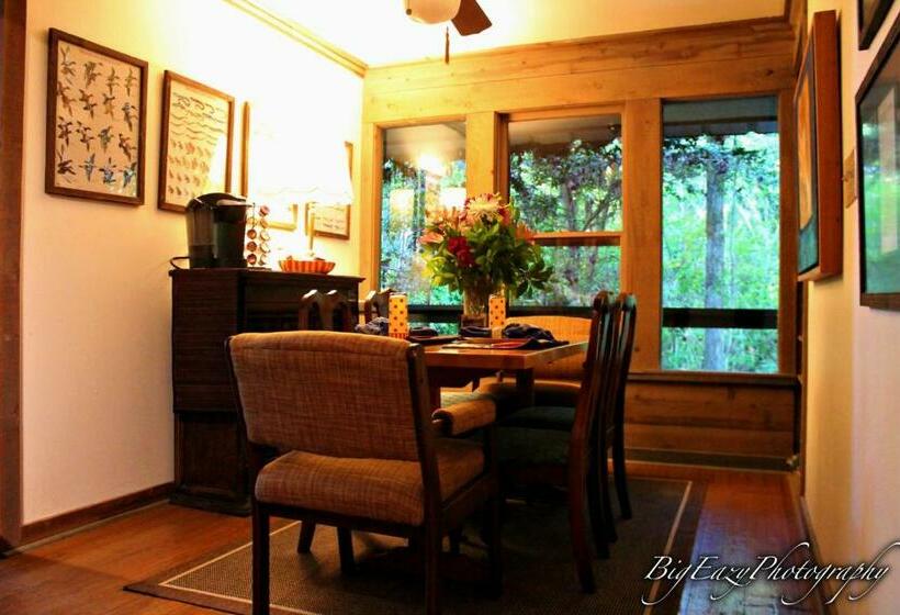 민박 The River Chalet