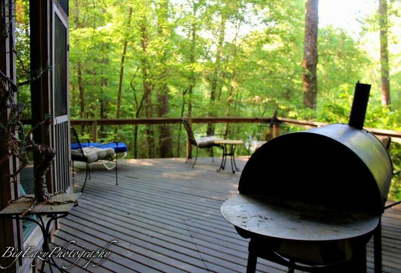 민박 The River Chalet