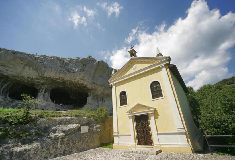 Отель Agriturismo Monte Degli Aromi