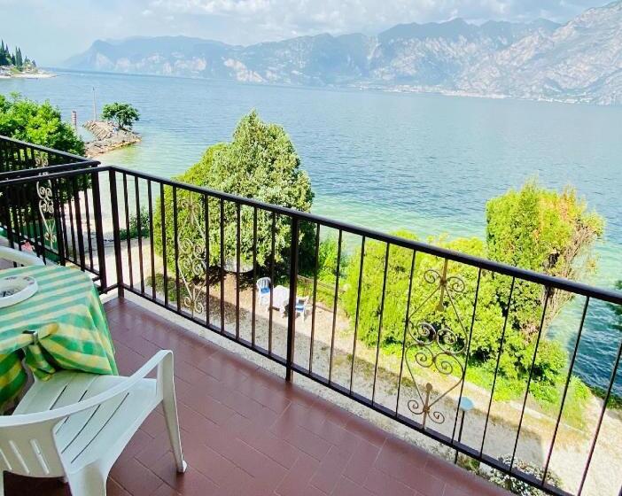 ホテル Albergo Campeggio Bommartini