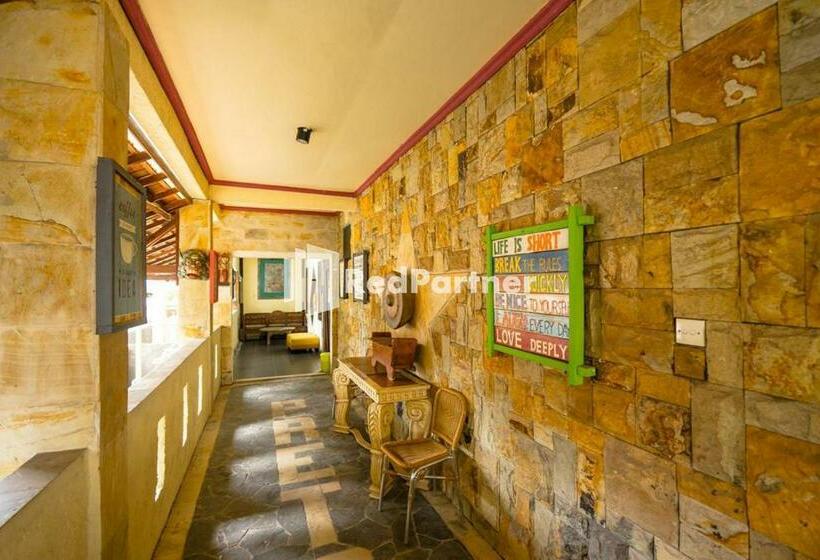 Отель Ayu Homestay Nusa Dua Redpartner