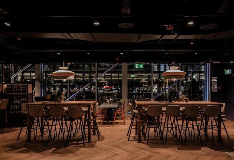 Capsule Hotel   Alpine Garden Zurich Airport