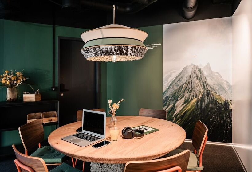 Capsule Hotel   Alpine Garden Zurich Airport