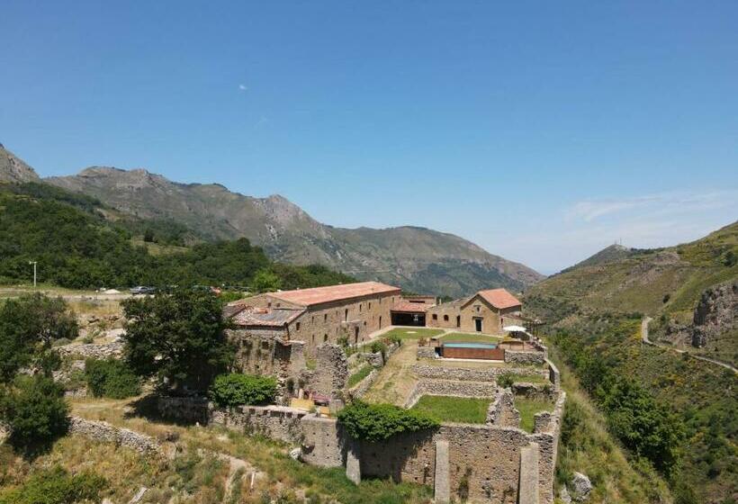 בית מלון כפרי Castello Di Milè