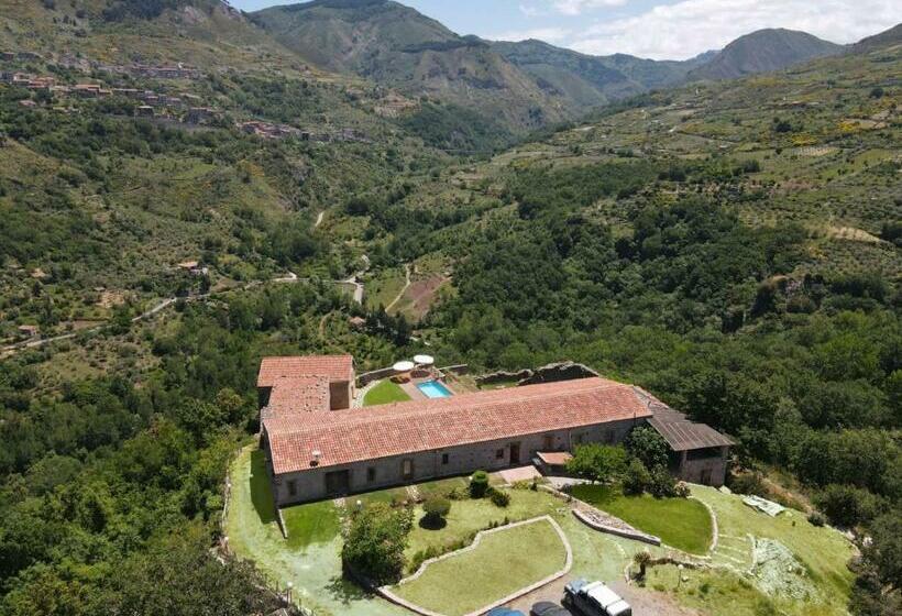 בית מלון כפרי Castello Di Milè