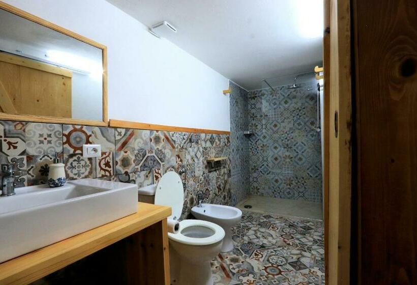 בית מלון כפרי Castello Di Milè