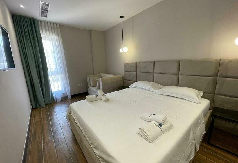 בית מלון כפרי Delfin Resort Kune