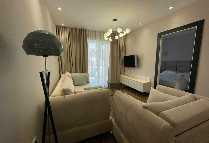 בית מלון כפרי Delfin Resort Kune