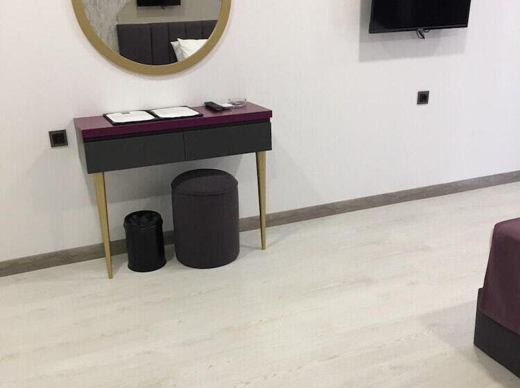 فندق Karikatur Bi