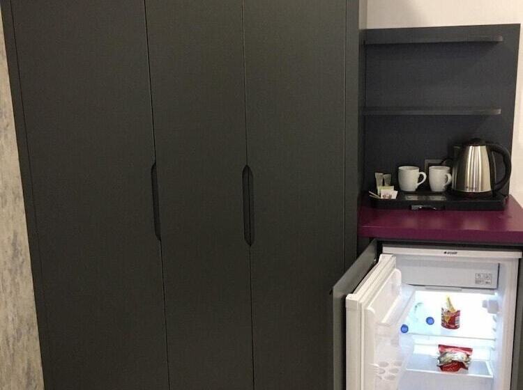 فندق Karikatur Bi