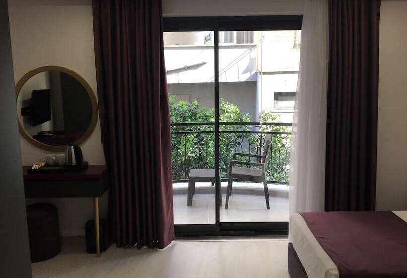 فندق Karikatur Bi