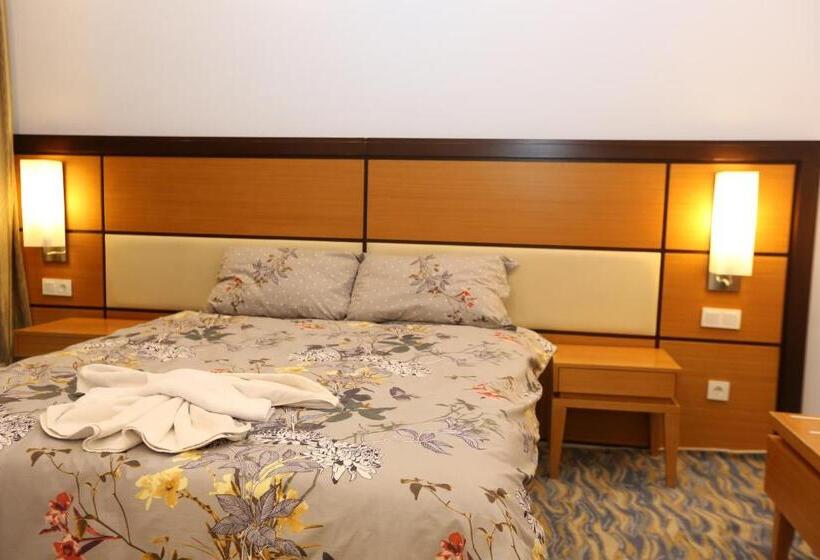 Отель Kommageneiz