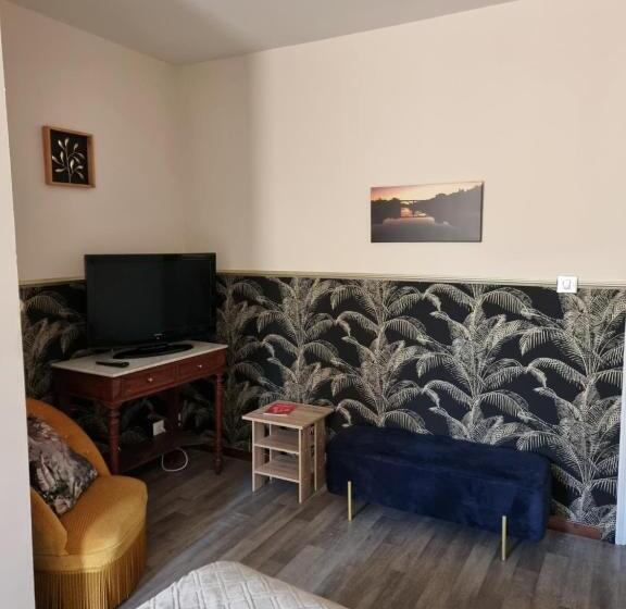 Отель Le 9 En Cuisine