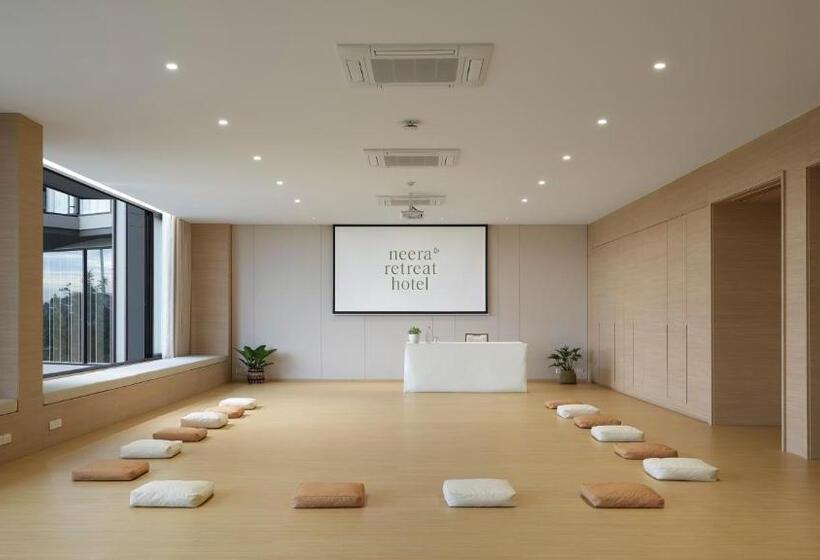 호텔 Neera Retreat