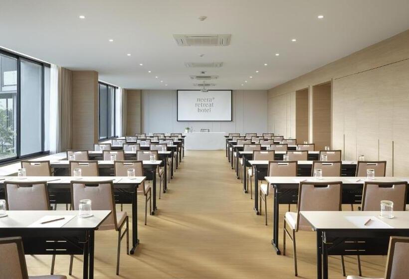 호텔 Neera Retreat