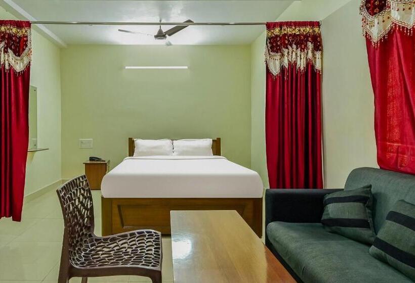 호텔 Sri Krishna Eden