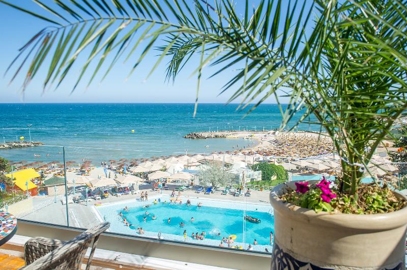 בית מלון כפרי Phoenicia Blue View