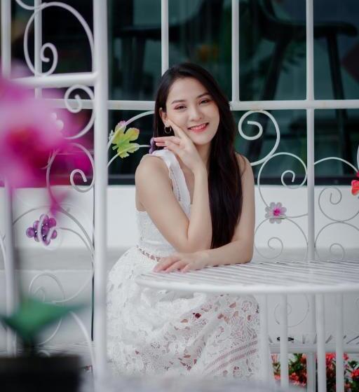 בית מלון כפרי Play Poshtel & Cafe