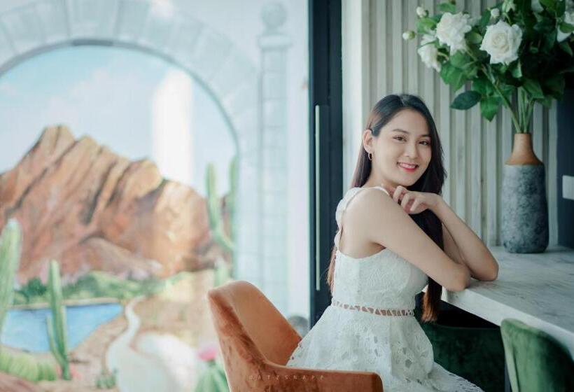 בית מלון כפרי Play Poshtel & Cafe