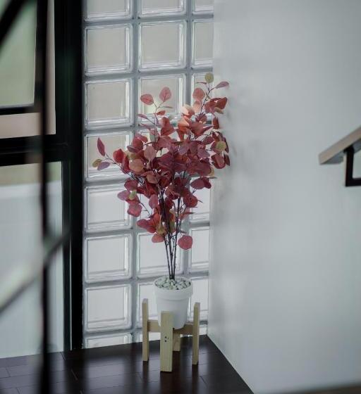 בית מלון כפרי Play Poshtel & Cafe