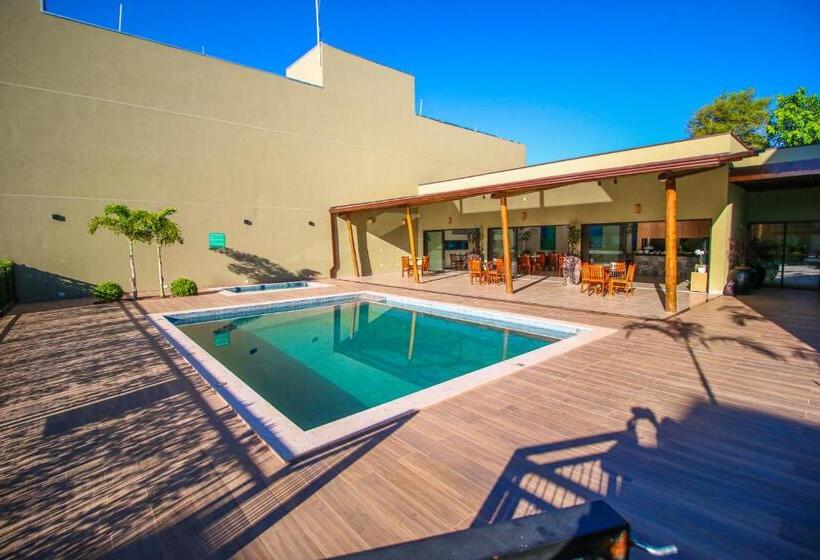 Отель Promenade Bonito All Suites