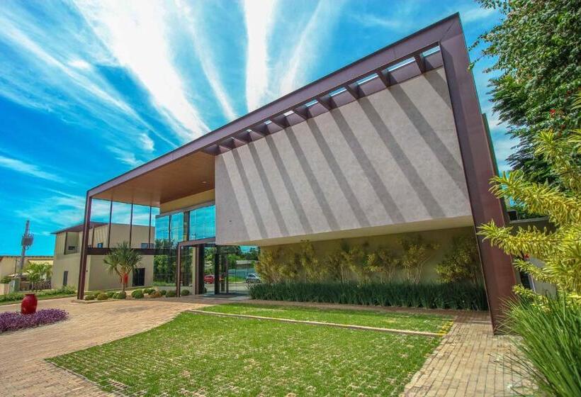 Отель Promenade Bonito All Suites