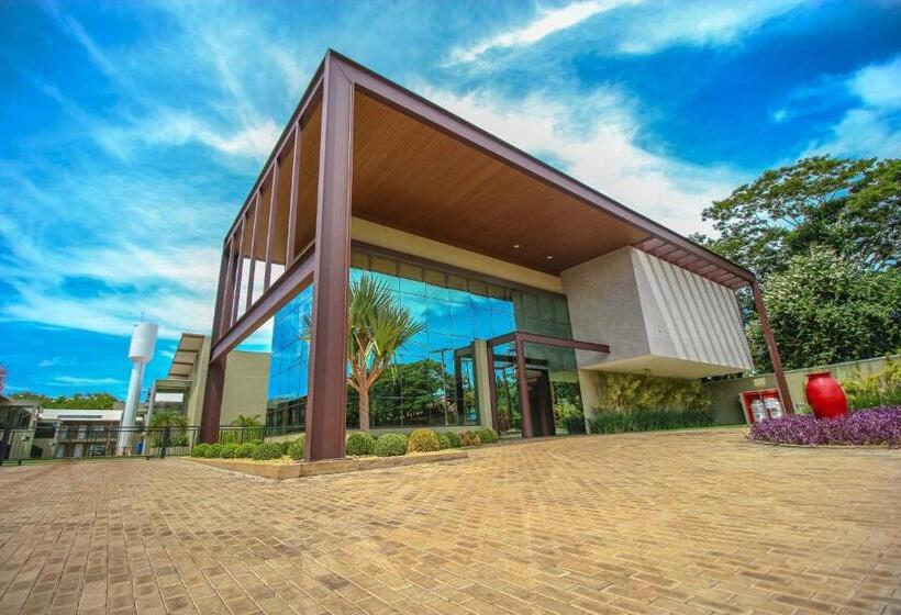 Отель Promenade Bonito All Suites