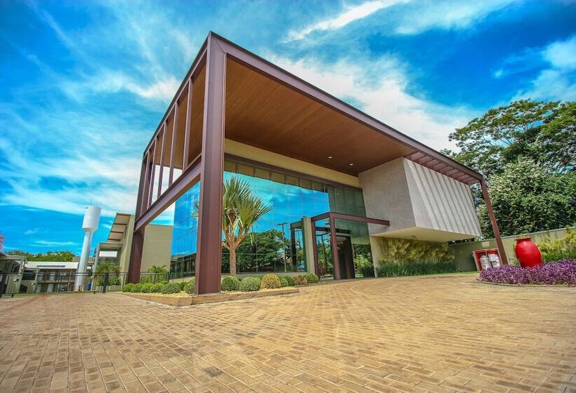 Отель Promenade Bonito All Suites