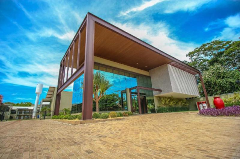 Отель Promenade Bonito All Suites