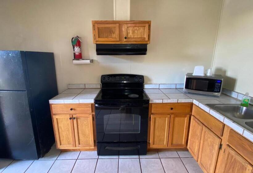 فندق Relax Inn Plaquemine