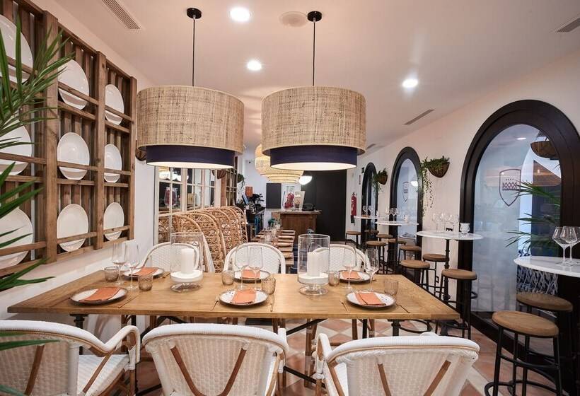 Отель Santo Cristo La Ciudadela Marbella