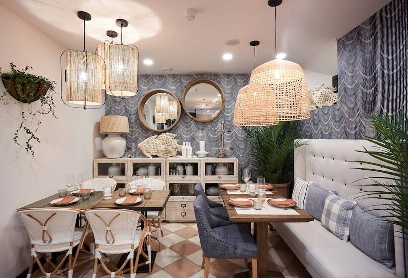 Отель Santo Cristo La Ciudadela Marbella