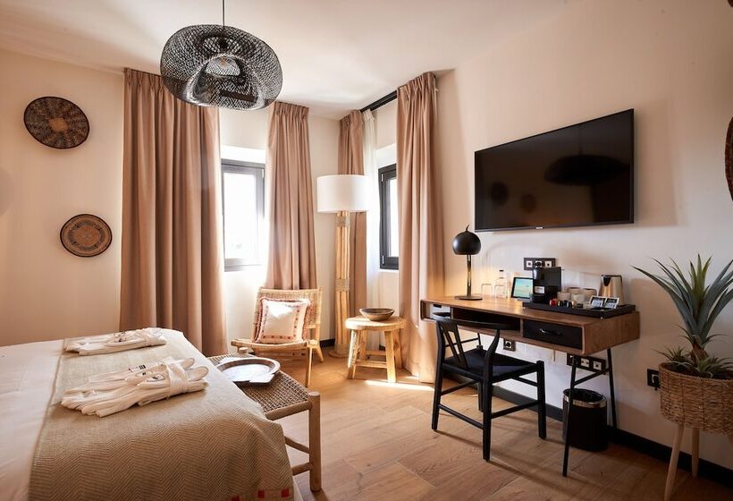 Отель Santo Cristo La Ciudadela Marbella