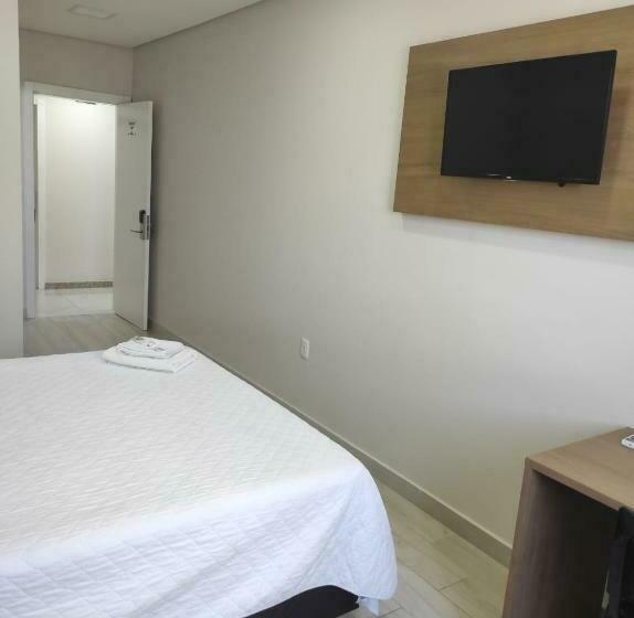 בית מלון כפרי Serrano