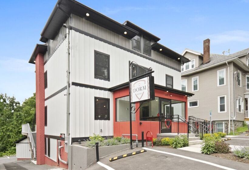 فندق The Dorm