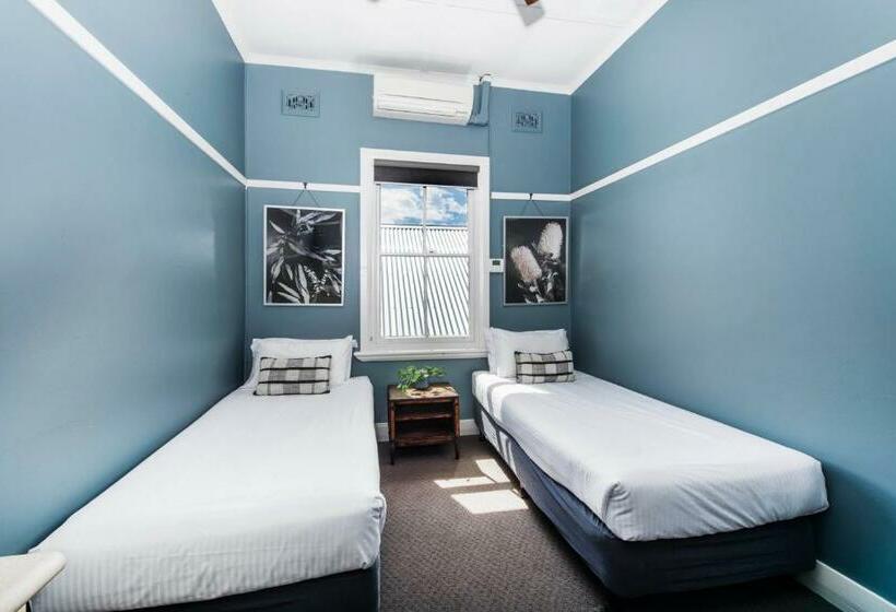 בית מלון כפרי The Paragon