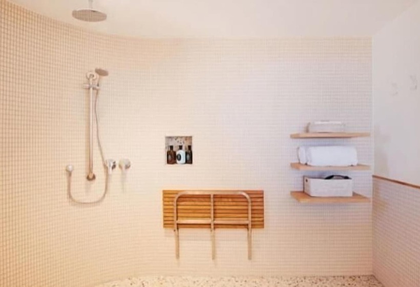 בית מלון כפרי The Surf Yamba