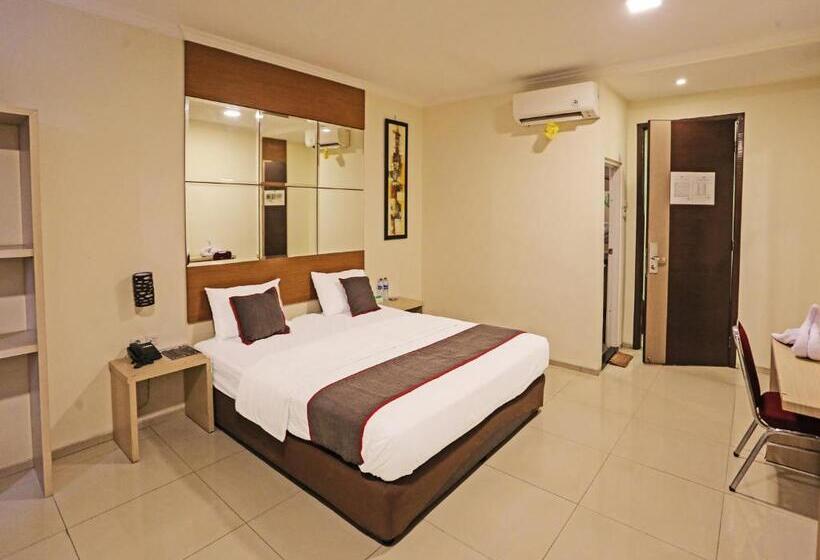 Отель Townhouse Oak Fiducia Serpong