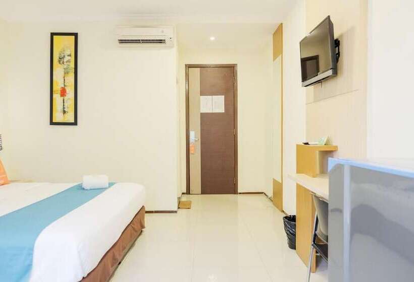 Отель Townhouse Oak Fiducia Serpong