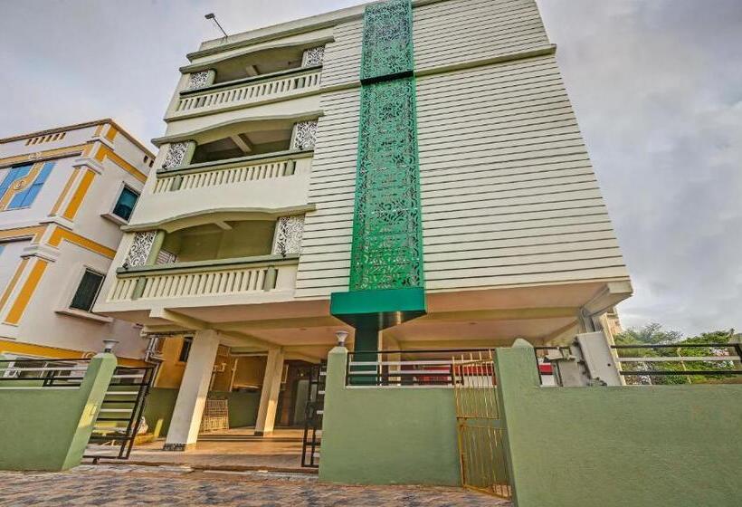 Hotel Treebo The Bollywood