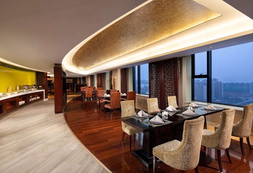 호텔 Wyndham Xinyang Downtown