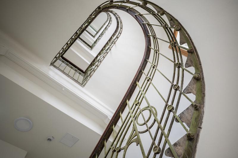 Jimmy S Apartments Emerald