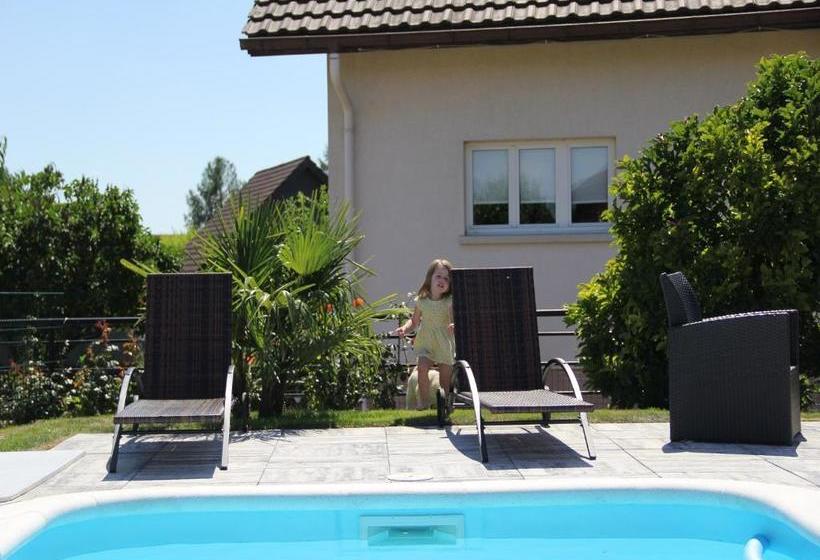 פנסיון At Moumie Studio Furnished Quiet Place Parking And Jacuzzi And Pool