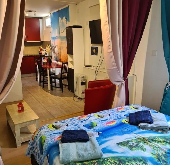 פנסיון At Moumie Studio Furnished Quiet Place Parking And Jacuzzi And Pool